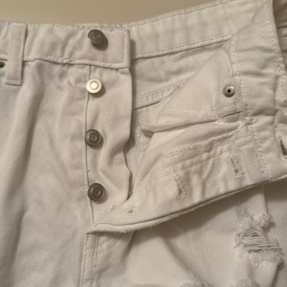 HIGEST RISE SHORTS | WHITE - Picture 3 of 5